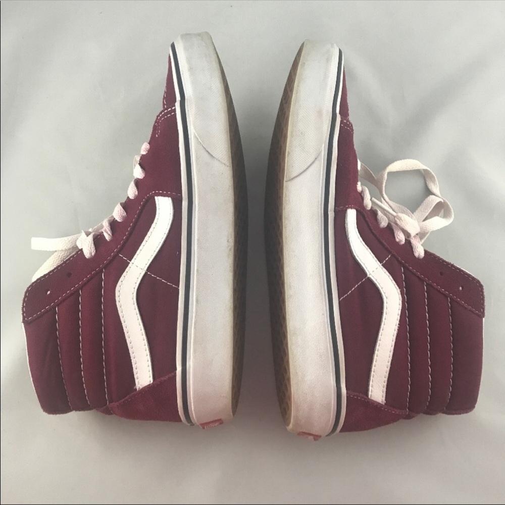Maroon VANS sk8-hi